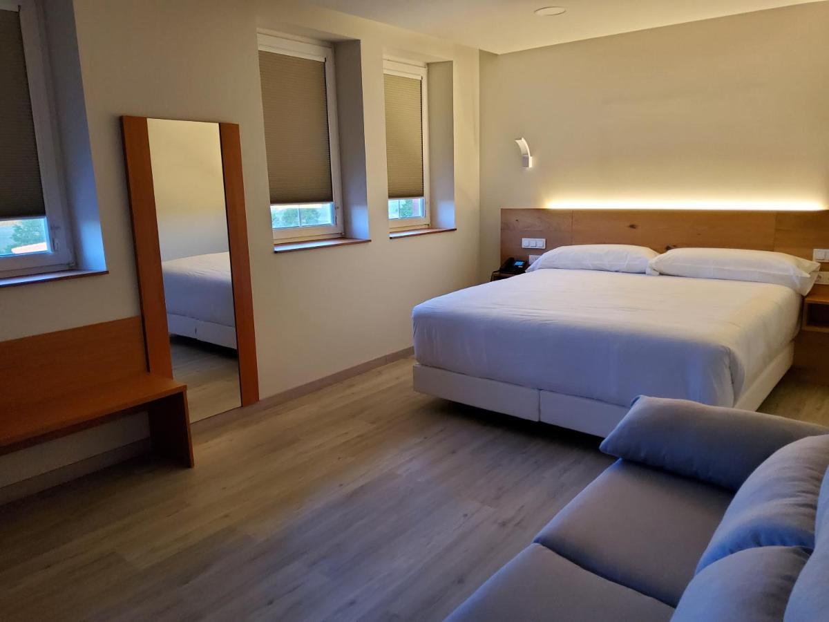 Hotel Marques De Aguilar Aguilar de Campóo Buitenkant foto